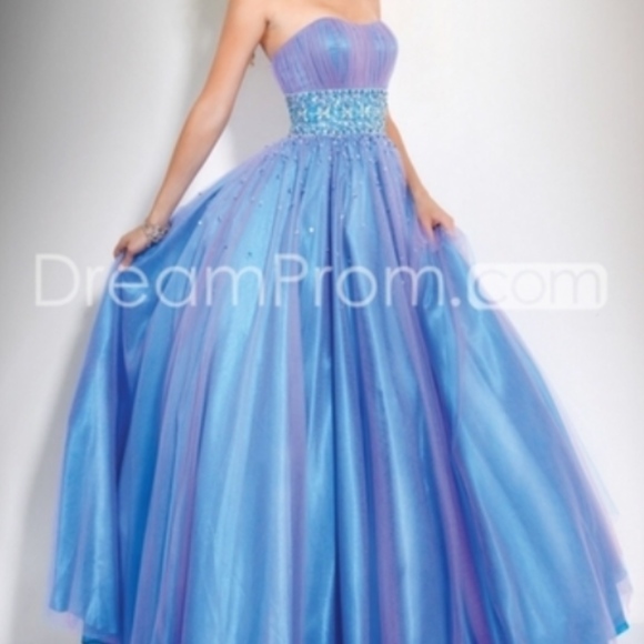 Prom dress - Picture 1 of 8
